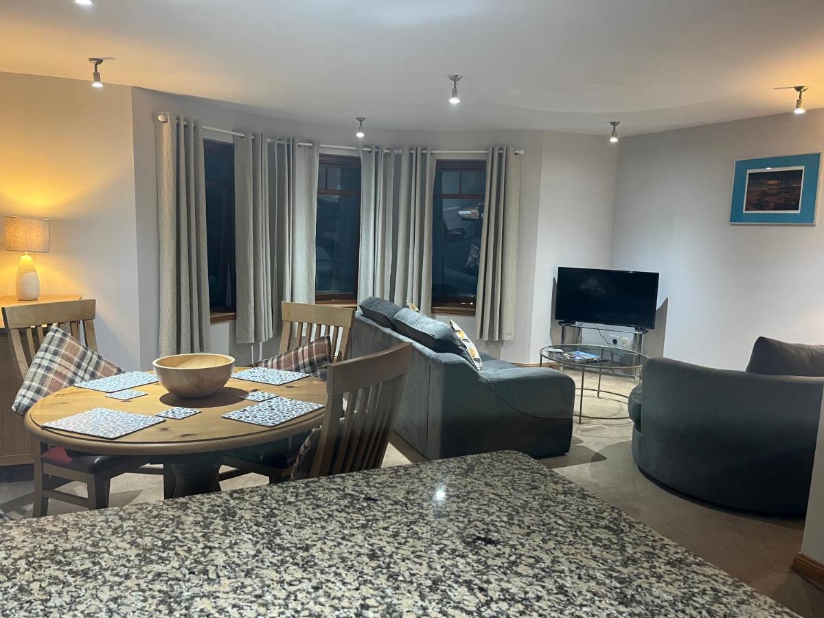 6 Canalside Apartments Форт Уилям Екстериор снимка